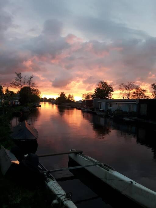 Out Of Amsterdam, River Apartment Close To City Broek in Waterland Exterior photo